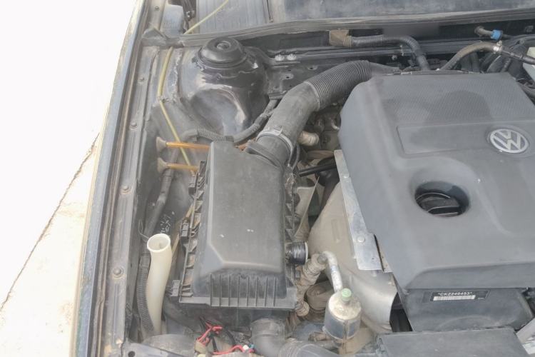 Used Volkswagen Santana Vista 2008 1.8L Manual Comfort Edition Engine Bay Right