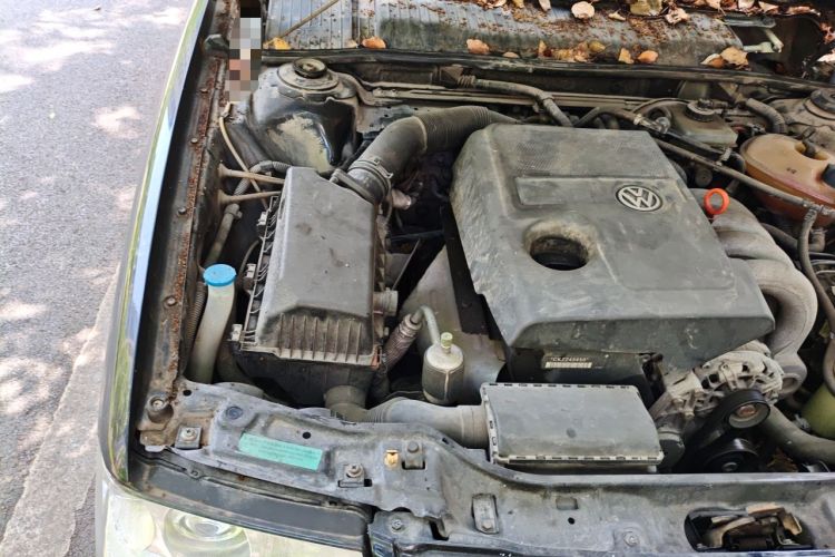 Used Volkswagen Santana Vista 2008 1.8L Manual Comfort Edition Engine Bay Right