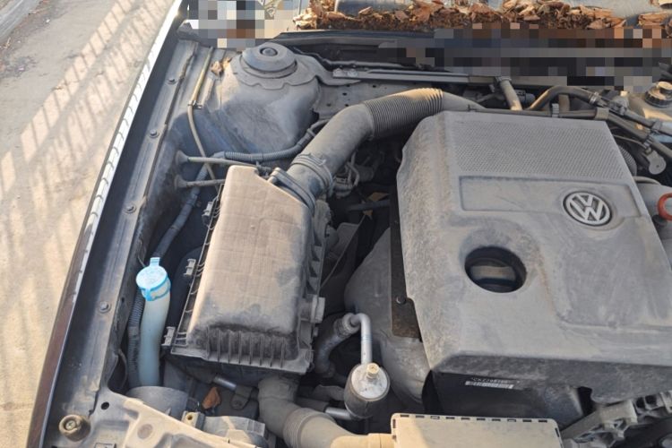 Used Volkswagen Santana Vista 2008 1.8L Manual Sishang Model Engine Bay Right