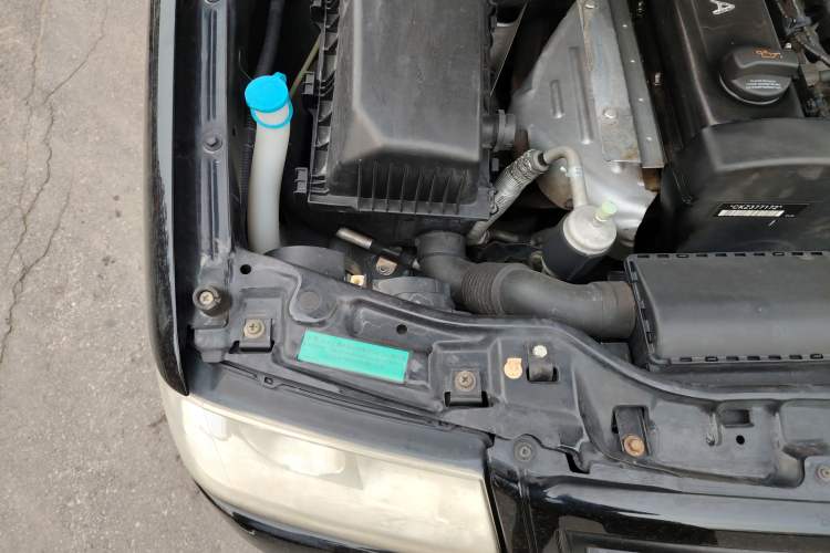 Used Volkswagen Santana Vista 2008 1.8L Manual Sishang Model Engine Bay Right