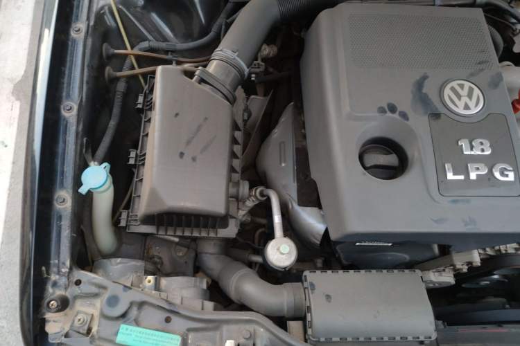 Used Volkswagen Santana Vista 2008 1.8L Manual Comfort Edition Engine Bay Right