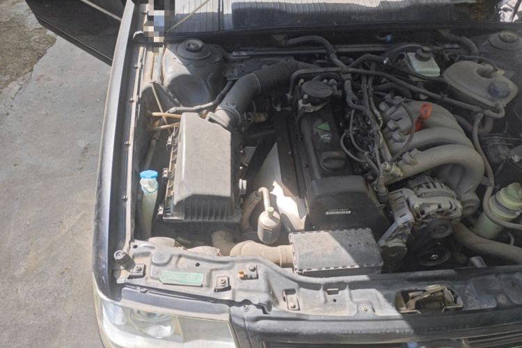 Used Volkswagen Santana Vista 2008 1.8L Manual Sishang Model Engine Bay Right