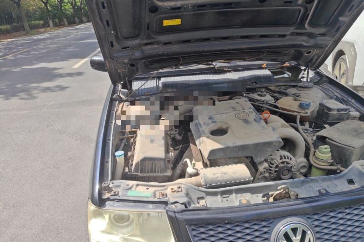 Used Volkswagen Santana Vista 2008 1.8L Manual Sishang Model Engine Bay Right