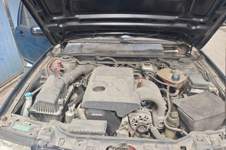 Used Volkswagen Santana Vista 2008 1.8L Manual Comfort Edition Engine Bay Right