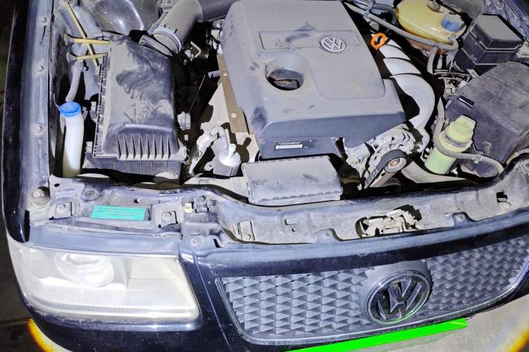 Used Volkswagen Santana Vista 2008 1.8L Manual Sishang Model Engine Bay Right