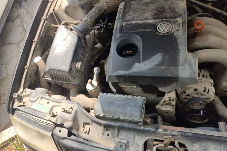 Used Volkswagen Santana Vista 2008 1.8L Manual Comfort Edition Engine Bay Right