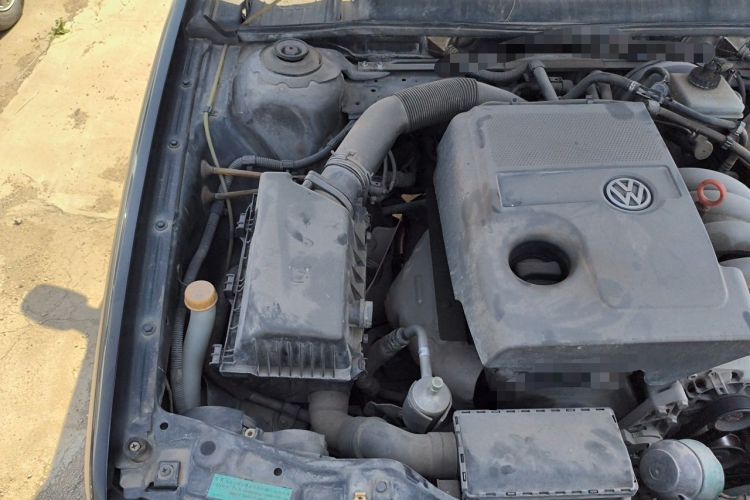 Used Volkswagen Santana Vista 2008 1.8L Manual Sishang Model Engine Bay Right