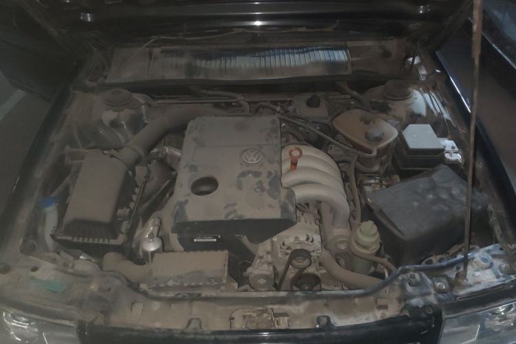 Used Volkswagen Santana Vista 2008 1.8L Manual Sishang Model Engine Bay