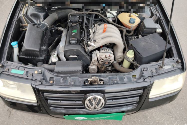 Used Volkswagen Santana Vista 2008 1.8L Manual Sishang Model Engine Bay