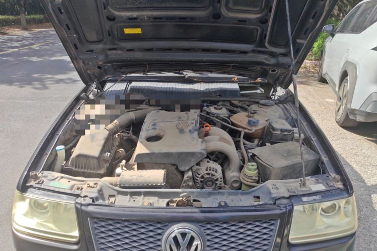 Used Volkswagen Santana Vista 2008 1.8L Manual Sishang Model Engine Bay