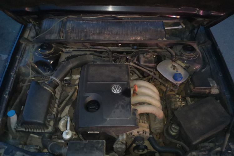 Used Volkswagen Santana Vista 2008 1.8L Manual Sishang Model Engine Bay