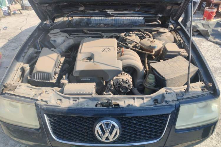 Used Volkswagen Santana Vista 2008 1.8L Manual Sishang Model Engine Bay