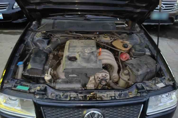 Used Volkswagen Santana Vista 2008 1.8L Manual Sishang Model Engine Bay