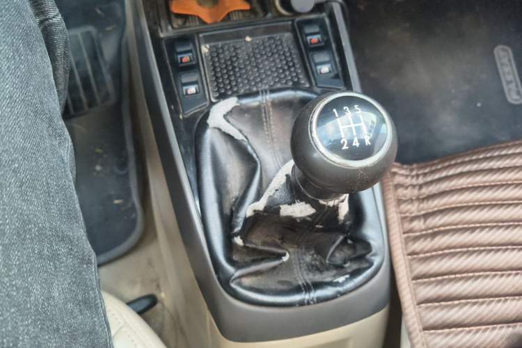 Used Volkswagen Santana Vista 2008 1.8L Manual Comfort Edition Gear Lever