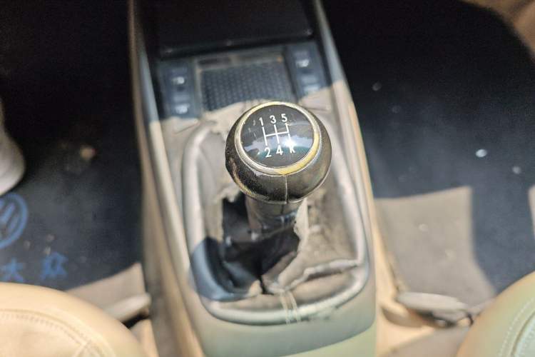 Used Volkswagen Santana Vista 2008 1.8L Manual Comfort Edition Gear Lever