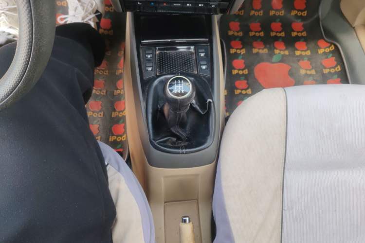 Used Volkswagen Santana Vista 2008 1.8L Manual Comfort Edition Gear Lever