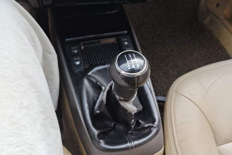Used Volkswagen Santana Vista 2008 1.8L Manual Comfort Edition Gear Lever