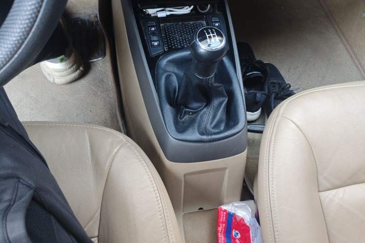 Used Volkswagen Santana Vista 2008 1.8L Manual Comfort Edition Gear Lever