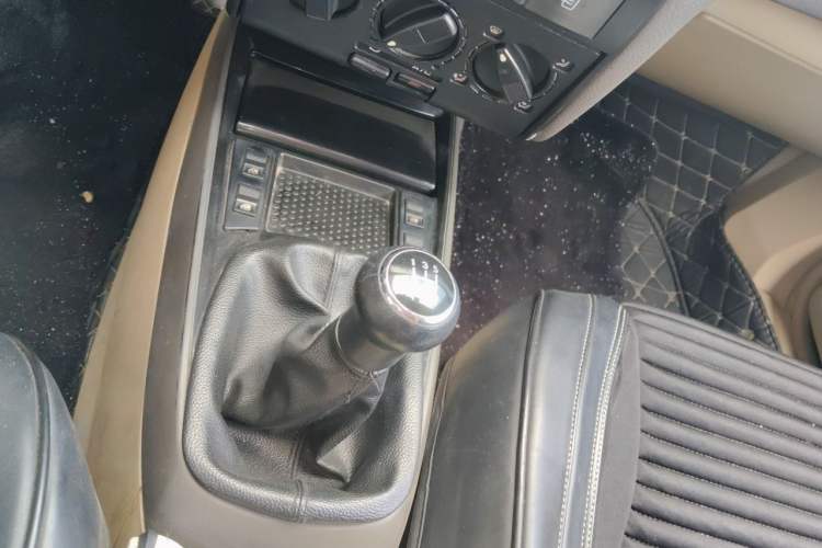Used Volkswagen Santana Vista 2008 1.8L Manual Comfort Edition Gear Lever