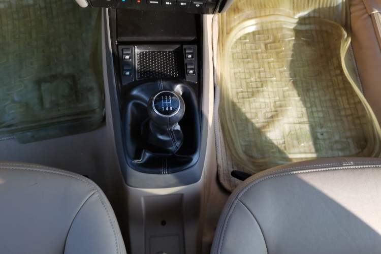 Used Volkswagen Santana Vista 2008 1.8L Manual Comfort Edition Gear Lever