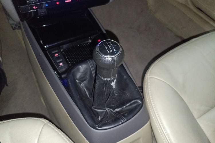 Used Volkswagen Santana Vista 2008 1.8L Manual Comfort Edition Gear Lever