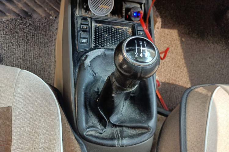 Used Volkswagen Santana Vista 2008 1.8L Manual Comfort Edition Gear Lever