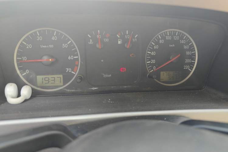 Used Volkswagen Santana Vista 2008 1.8L Manual Comfort Edition Instrument Cluster