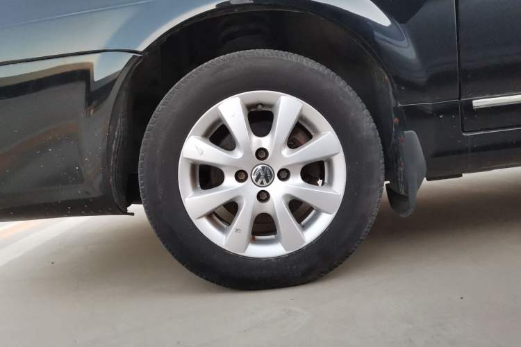 Used Volkswagen Santana Vista 2008 1.8L Manual Comfort Edition Left Front Wheel Hub