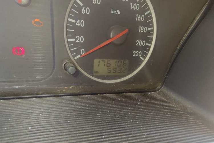 Used Volkswagen Santana Vista 2008 1.8L Manual Comfort Edition Odometer Close Up