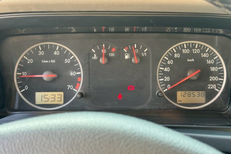 Used Volkswagen Santana Vista 2008 1.8L Manual Sishang Model Odometer Close Up
