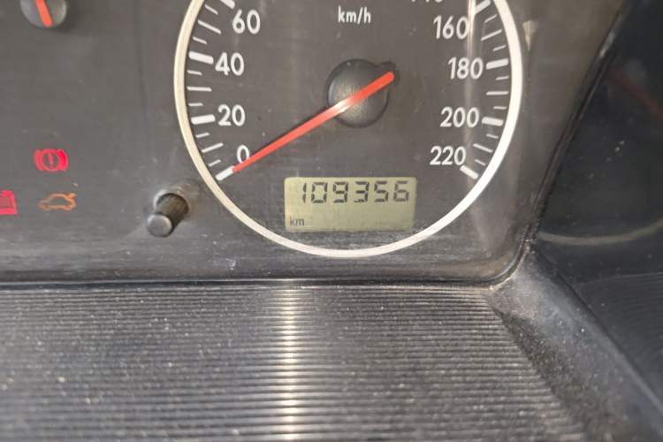 Used Volkswagen Santana Vista 2008 1.8L Manual Sishang Model Odometer Close Up