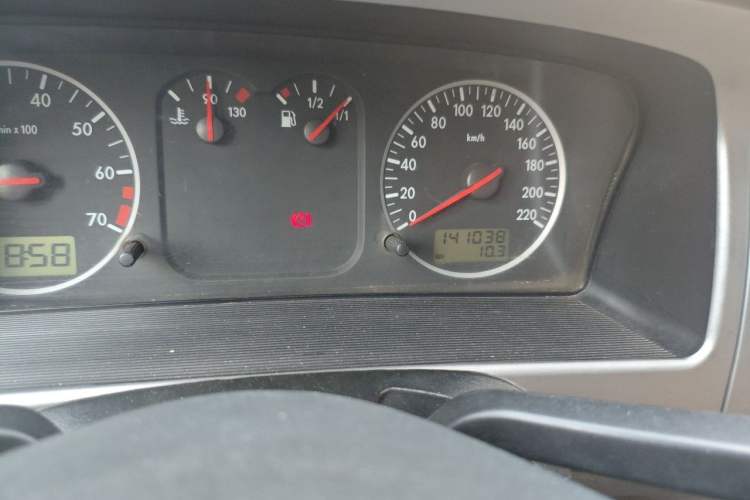 Used Volkswagen Santana Vista 2008 1.8L Manual Comfort Edition Odometer Close Up