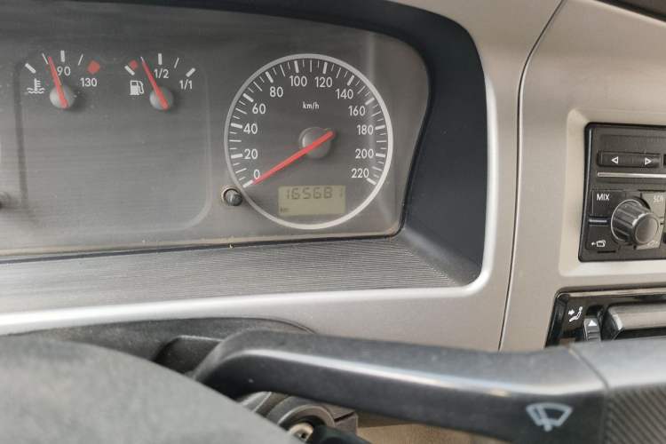 Used Volkswagen Santana Vista 2008 1.8L Manual Sishang Model Odometer Close Up