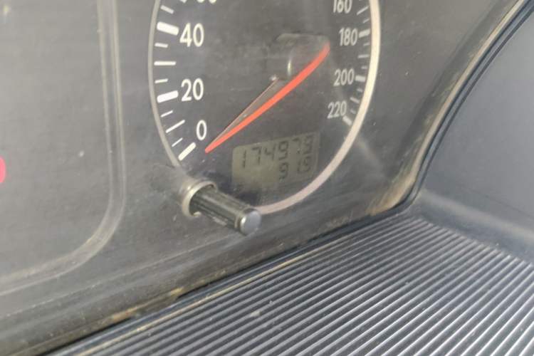 Used Volkswagen Santana Vista 2008 1.8L Manual Comfort Edition Odometer Close Up