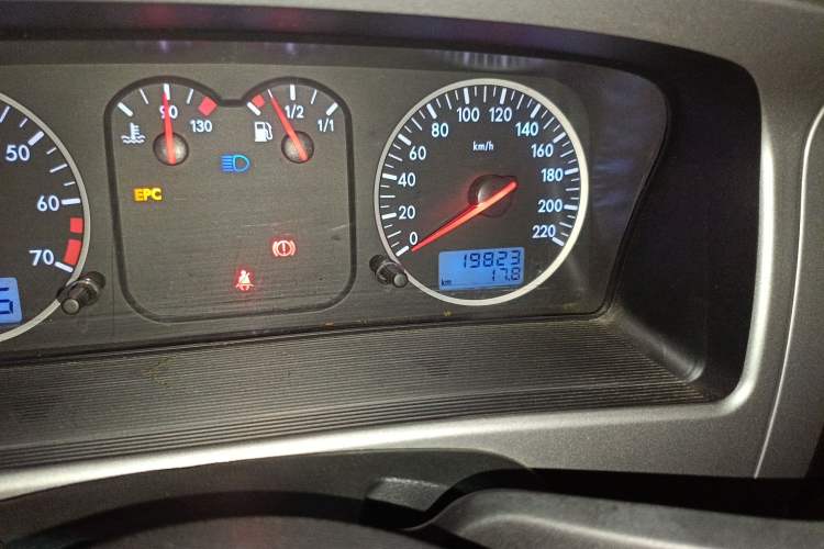 Used Volkswagen Santana Vista 2008 1.8L Manual Comfort Edition Odometer Close Up