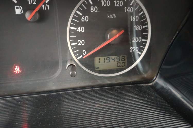 Used Volkswagen Santana Vista 2008 1.8L Manual Sishang Model Odometer Close Up