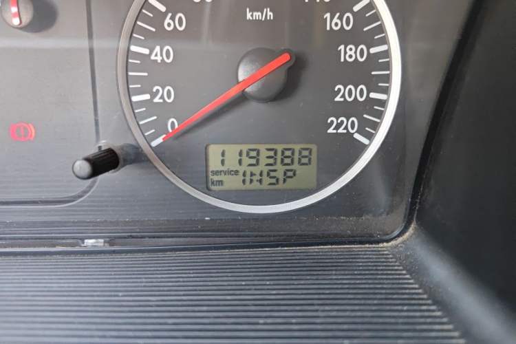 Used Volkswagen Santana Vista 2008 1.8L Manual Comfort Edition Odometer Close Up