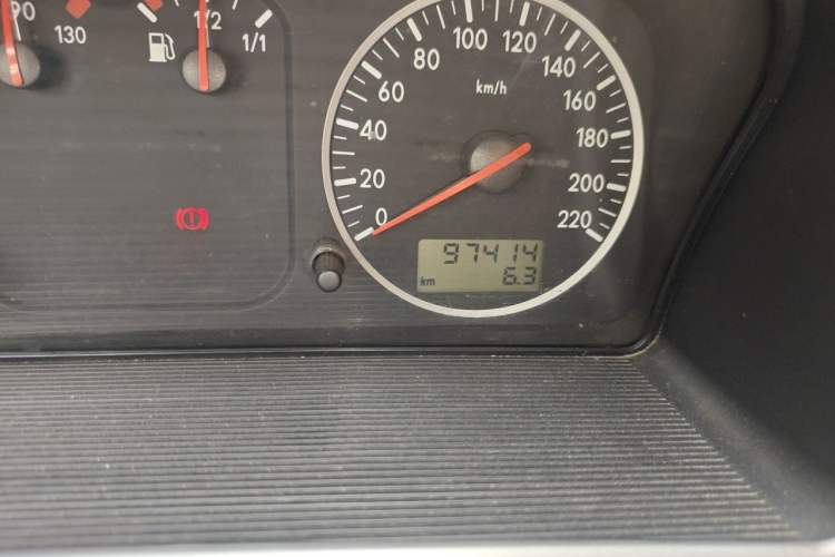 Used Volkswagen Santana Vista 2008 1.8L Manual Comfort Edition Odometer Close Up