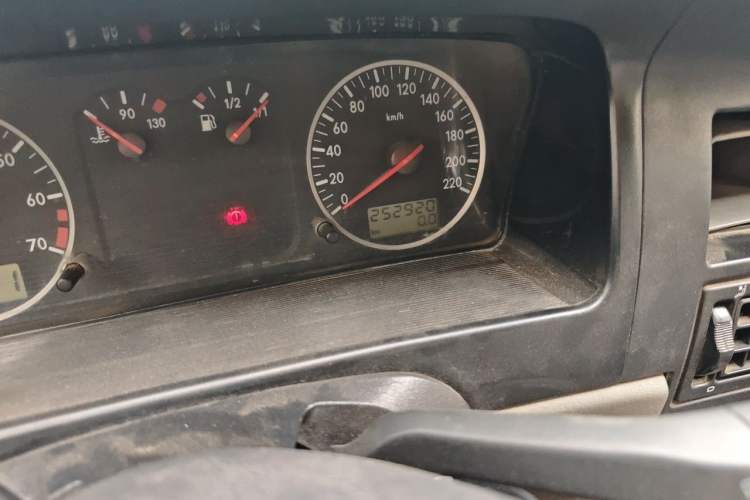 Used Volkswagen Santana Vista 2008 1.8L Manual Sishang Model Odometer Close Up