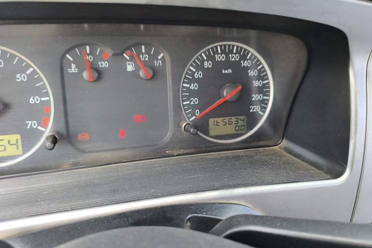 Used Volkswagen Santana Vista 2008 1.8L Manual Sishang Model Odometer Close Up