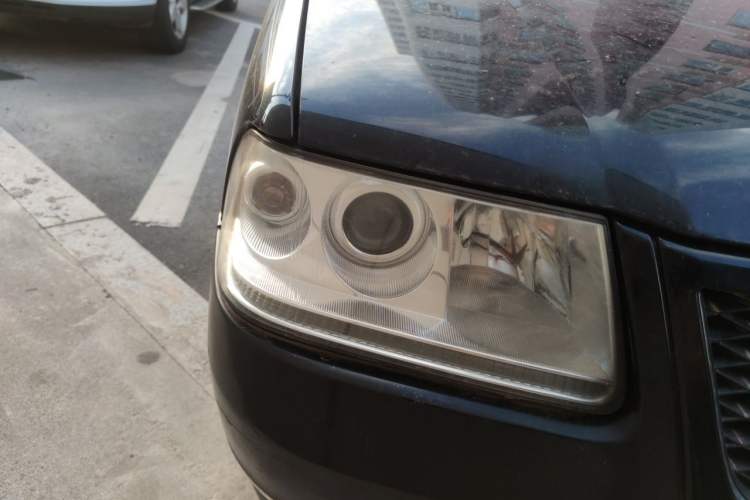 Used Volkswagen Santana Vista 2008 1.8L Manual Comfort Edition Right Front Headlight