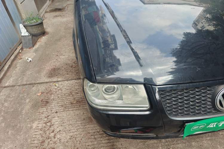 Used Volkswagen Santana Vista 2008 1.8L Manual Comfort Edition Right Front Headlight