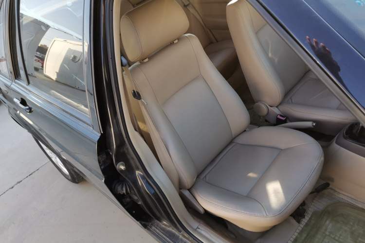 Used Volkswagen Santana Vista 2008 1.8L Manual Comfort Edition Right Front Seat