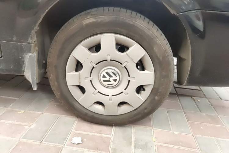 Used Volkswagen Santana Vista 2008 1.8L Manual Sishang Model Right Front Wheel Hub