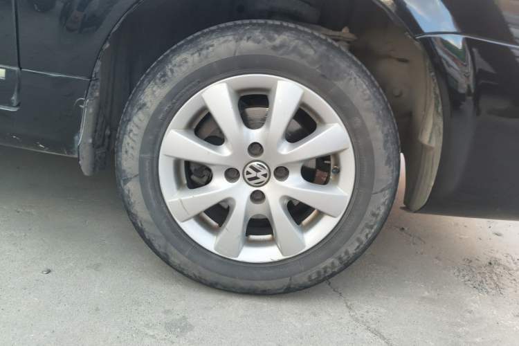 Used Volkswagen Santana Vista 2008 1.8L Manual Comfort Edition Right Front Wheel Hub