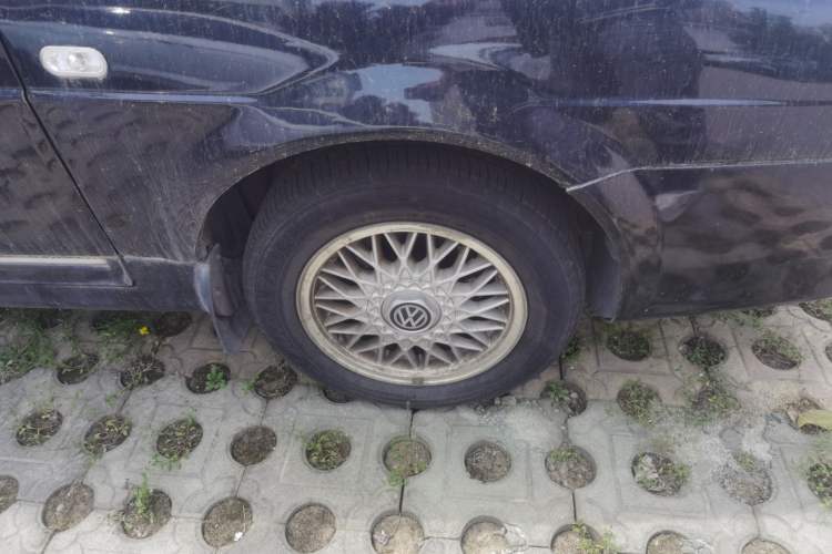Used Volkswagen Santana Vista 2008 1.8L Manual Sishang Model Right Front Wheel Hub