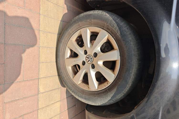 Used Volkswagen Santana Vista 2008 1.8L Manual Comfort Edition Right Front Wheel Hub