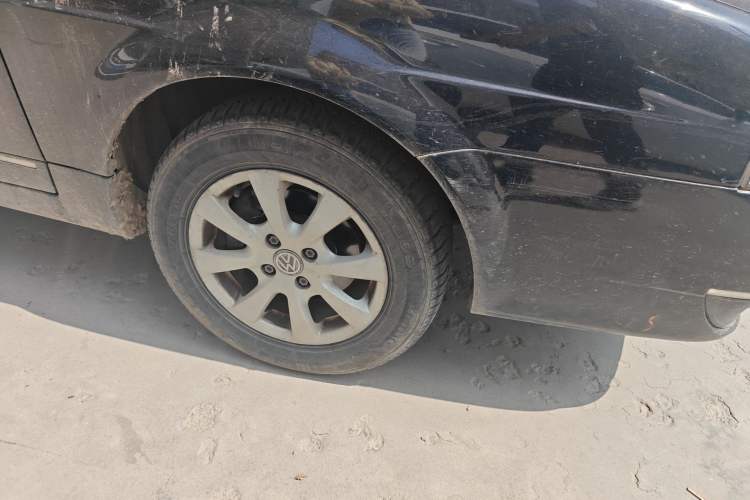 Used Volkswagen Santana Vista 2008 1.8L Manual Sishang Model Right Front Wheel Hub