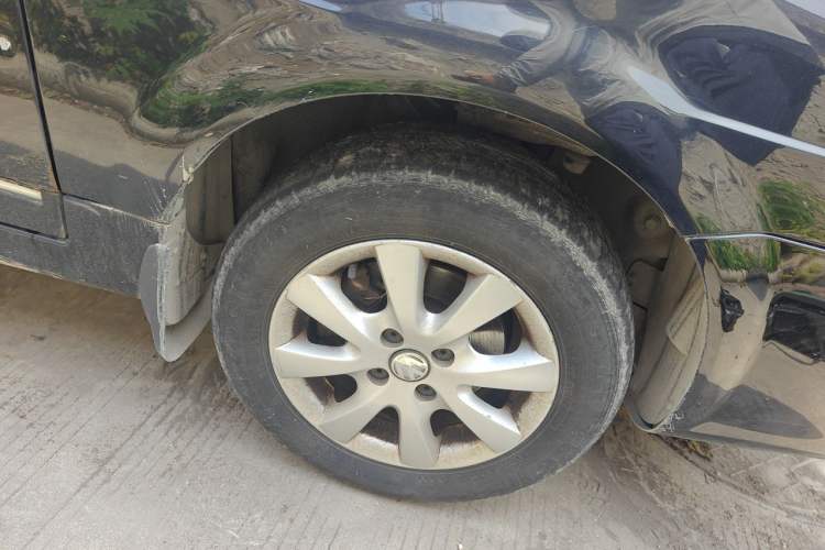 Used Volkswagen Santana Vista 2008 1.8L Manual Comfort Edition Right Front Wheel Hub
