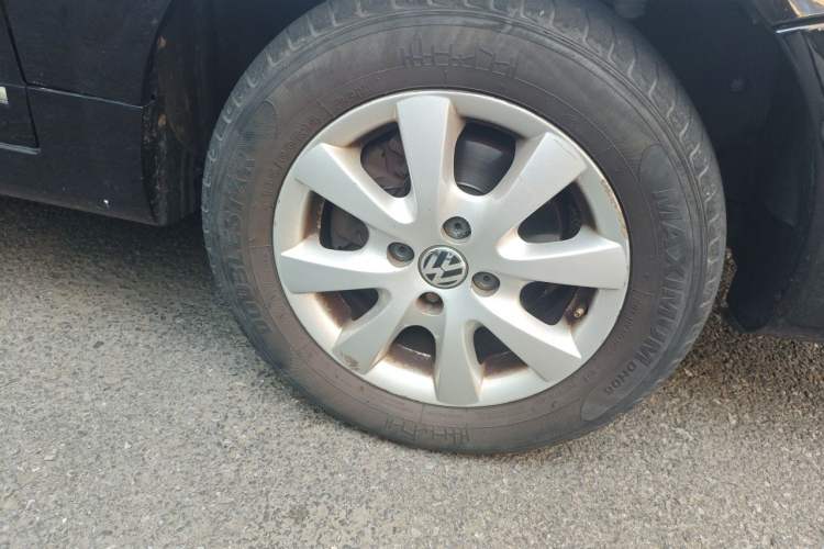 Used Volkswagen Santana Vista 2008 1.8L Manual Comfort Edition Right Front Wheel Hub